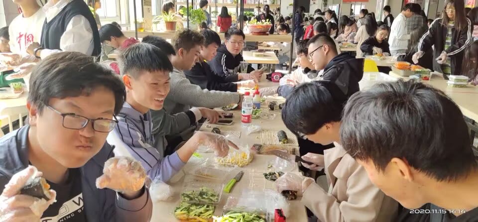 做寿司活动